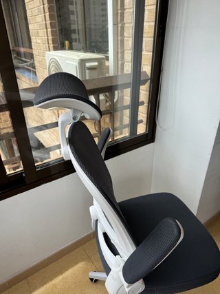 Silla ergonómica T-LOVENDO gris con reposacabezas