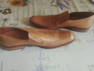 Zapatos de piel para hombre, nuevos.