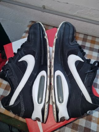 Nike air max command
