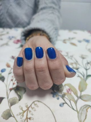 Servicio de manicura semipermanente