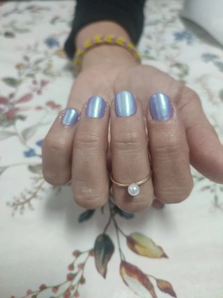 Servicio de manicura semipermanente