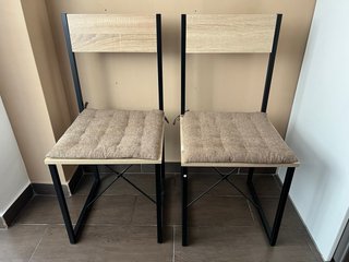 Mesa y 2 Sillas
