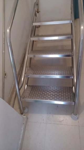 Escalera para piscina de acero inoxidable