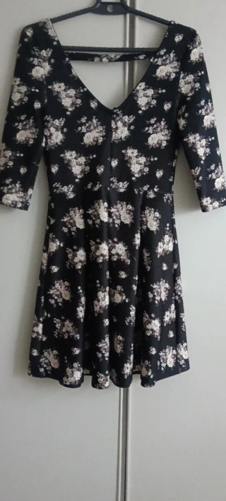 Vestido floral negro talla M