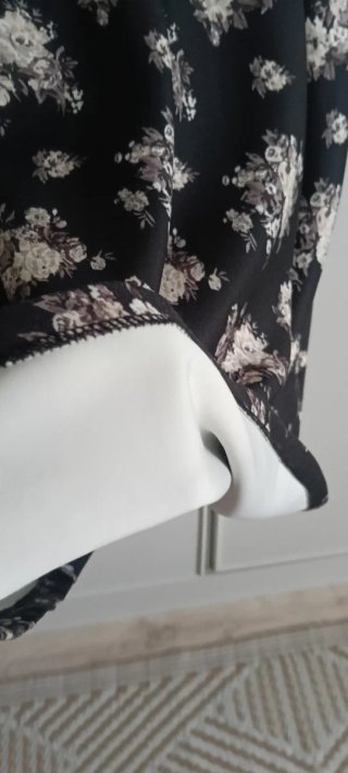 Vestido floral negro talla M