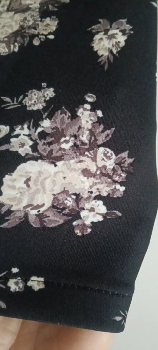 Vestido floral negro talla M