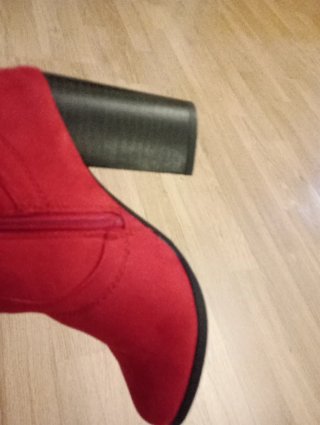 Botas altas rojas con tacón.7cm.venta en persona