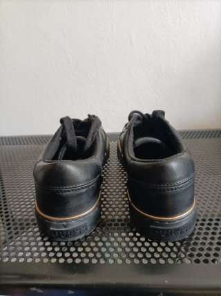 Zapatos Guess Negros y Dorados