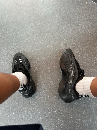 Adidas Yeezy 700 V3 Negro