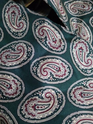 Due cravatte in seta fantasia paisley