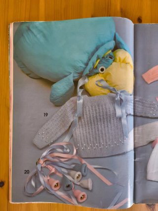 Revista muestras y motivos especial bebé número 4