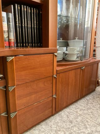 Mueble de salón madera y cristal