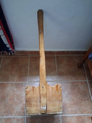 Recogedor antiguo de madera