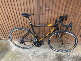 Bicicleta de carretera Megamo R10