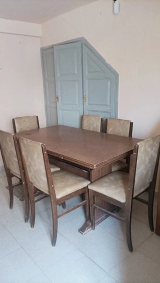 Mesa de comedor de madera y 6 sillas madera/piel