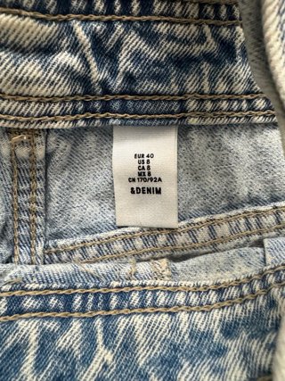 Peto vaquero H&M desgastado