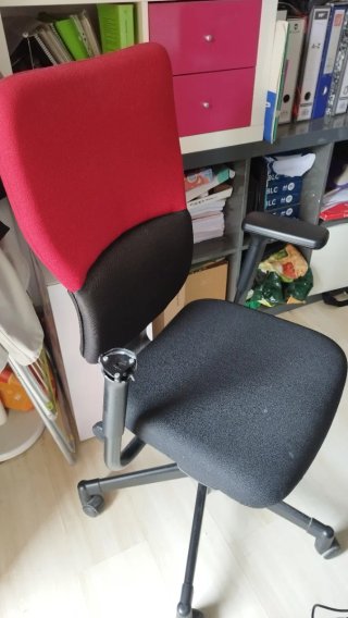 Silla de oficina con ruedas