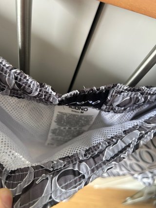 Bañador estampado gris y blanco