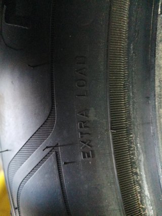 Goodyear 215/55R17 Neumático