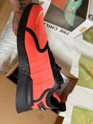 Adidas NMD R1 Naranja y Negro