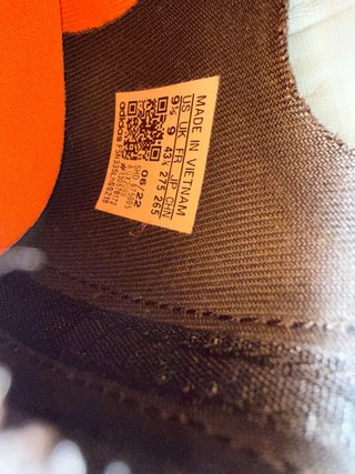 Adidas NMD R1 Naranja y Negro