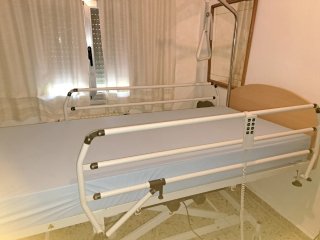 Cama geriátrica articulada