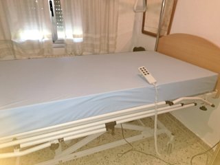 Cama geriátrica articulada