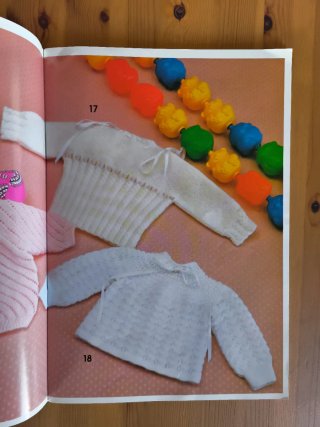 Revista muestras y motivos especial bebé número 4
