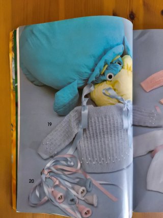 Revista muestras y motivos especial bebé número 4