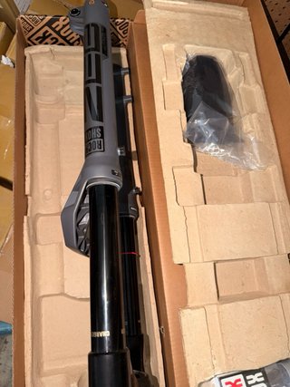 RockShox ZEB Ultimate 38mm 180mm Horquilla Nueva