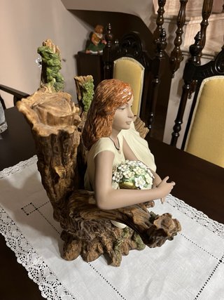 Figura Muñeca Adorno Mujer Sentada Árbol
