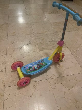 Patinete Peppa Pig con luces