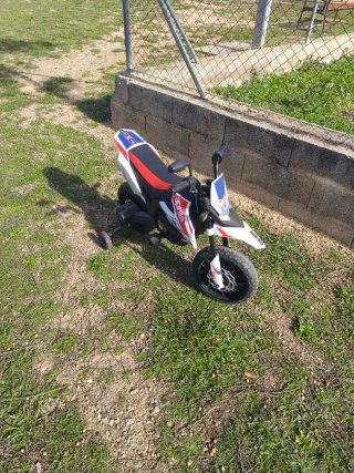 Moto Aprilia infantil.No negociable!!
