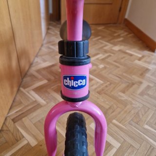 Bicicleta de equilibrio rosa Chicco