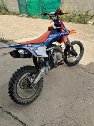 Moto Motocross Naranja y Azul Pitbike 140cc