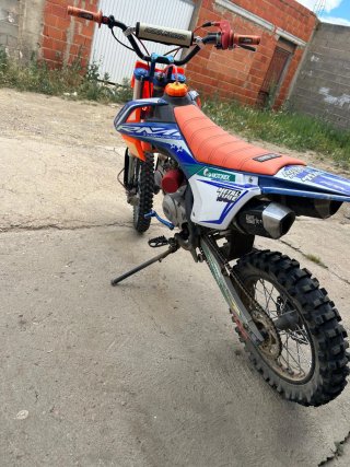 Moto Motocross Naranja y Azul Pitbike 140cc