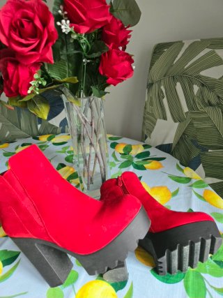 Botas rojas de tacón