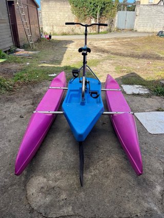 Bicicleta acuática trimarán lista para usar