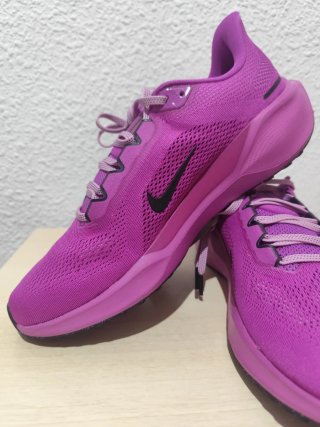 Nike Pegasus 41 Talla 44 Rosa/Morado