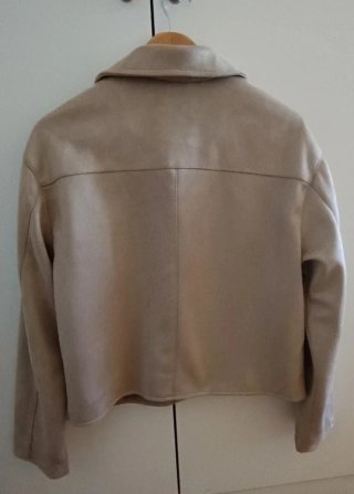 Chaqueta antelina oversize beige
