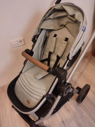 Carrito de bebé y silla de coche