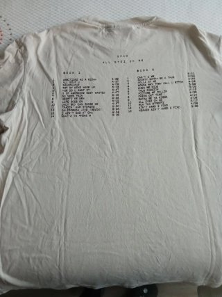 Camiseta Tupac All Eyez On Me Beige manga corta
