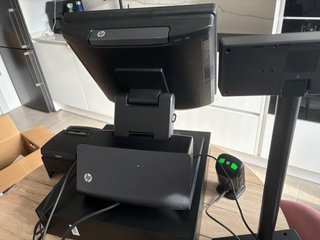 TPV HP Táctil con Cajón y Lector