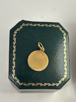 Colgante de oro