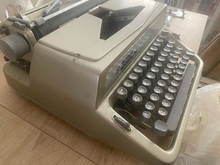 Máquina de escribir Andina especial