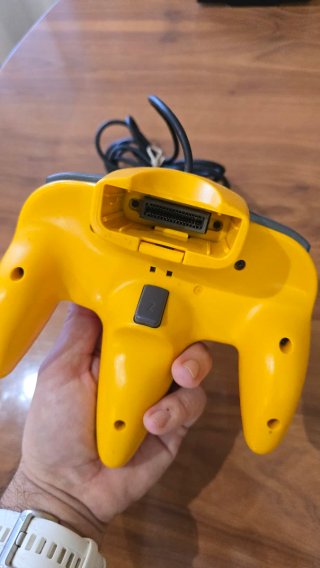 Pokemon Stadium + Mando Pikachu Naranja N64