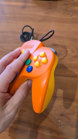 Pokemon Stadium + Mando Pikachu Naranja N64