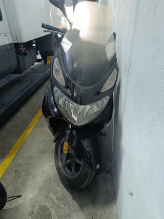 Suzuki Burgman 125 Negra