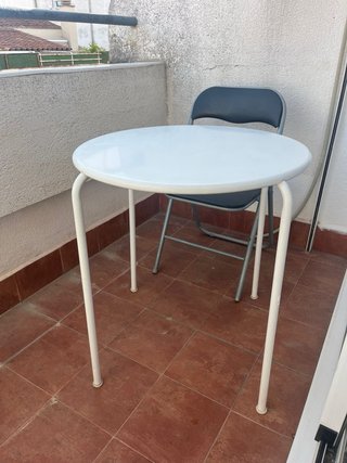 Mesa redonda blanca exterior/interior