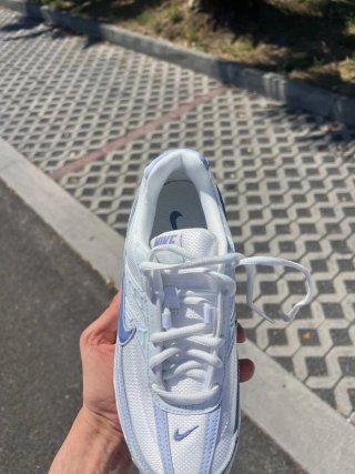 Nike Initiator